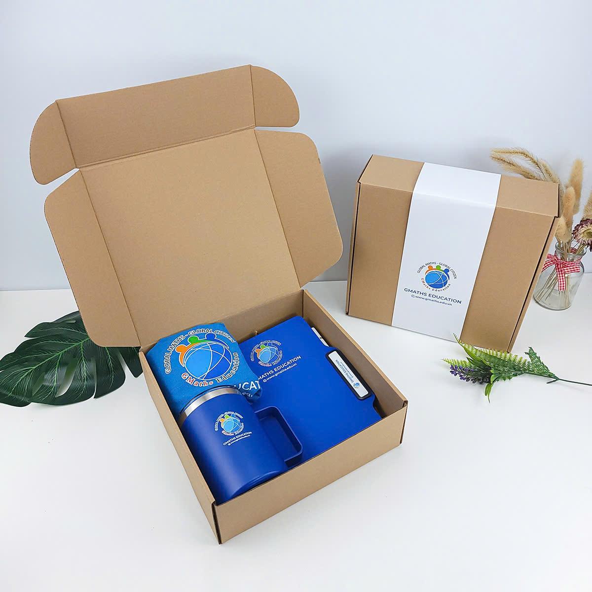 bo-qua-tang-nhan-vien